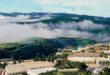 Pemandangan hijau Serenia Hills Lebak Bulus dengan rumah modern dan taman luas