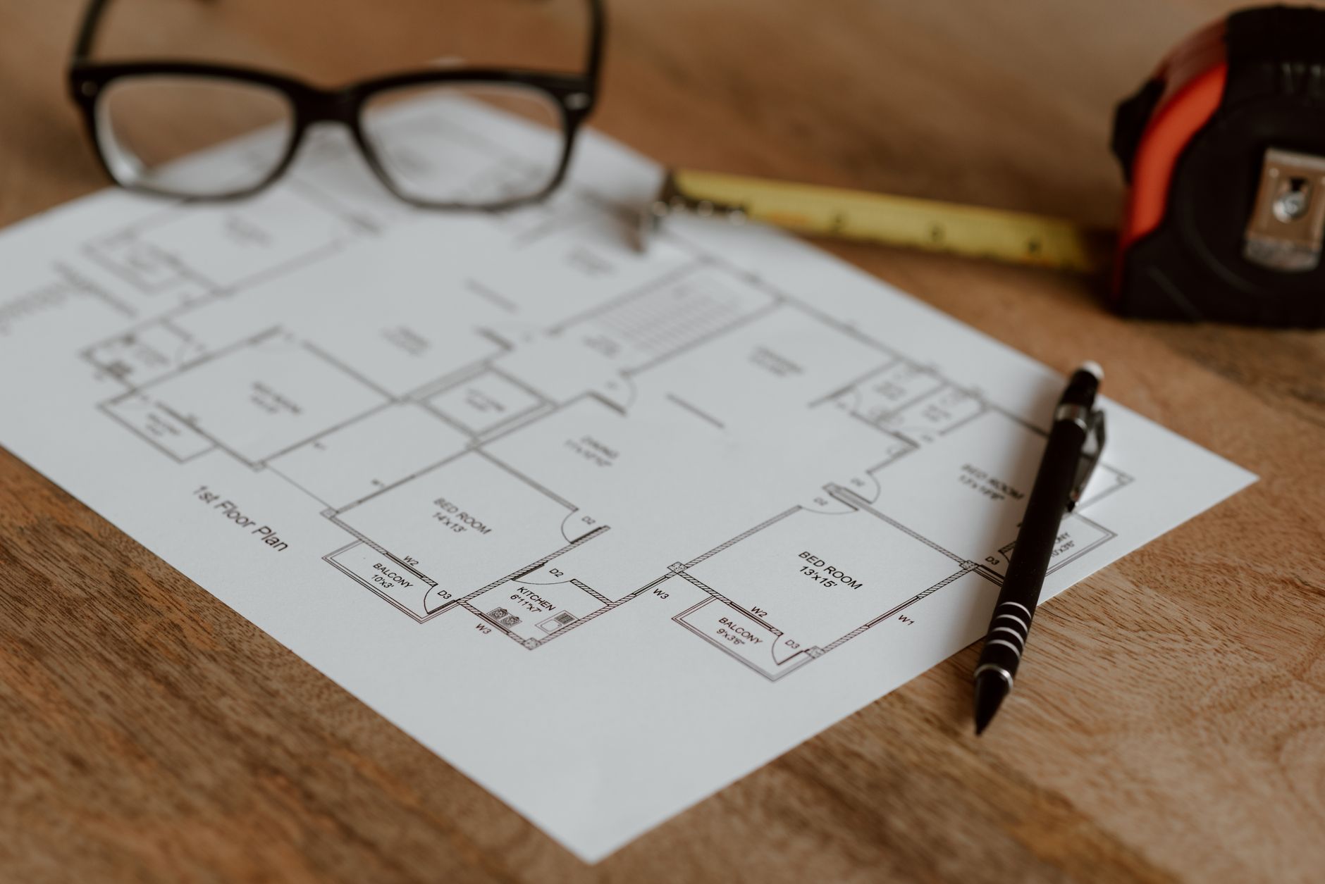 Desain rumah sederhana berukuran 9x11 meter dengan tampilan modern minimalis.