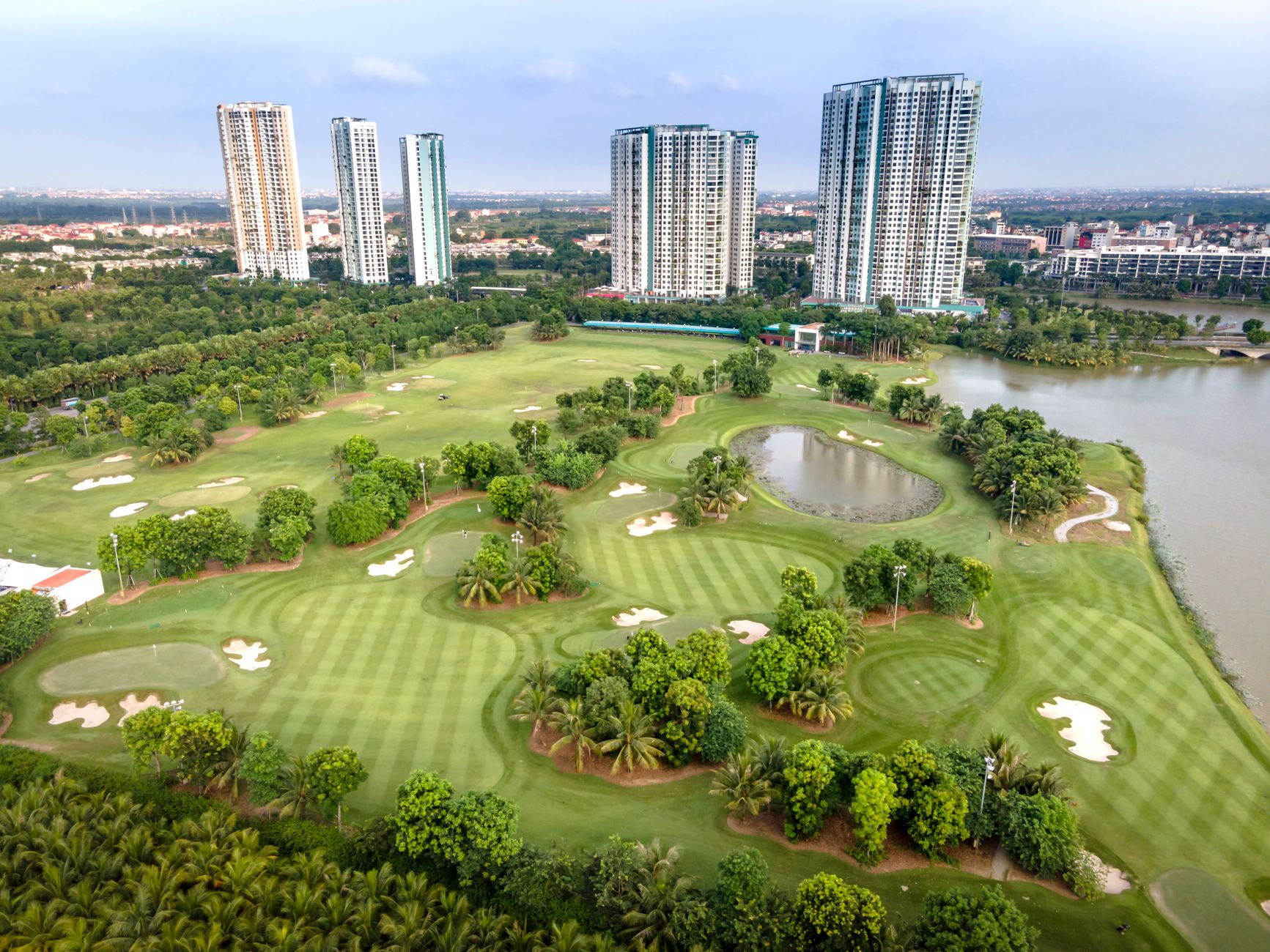 Harga properti di Cimanggis Golf Estate, informasi terkini nilai jual rumah dan apartemen di kawasan elite.